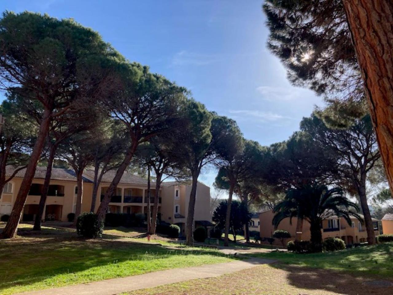 Charmant 2 Pieces Au Coeur Des Golfs De Saint Raphael Exterior foto